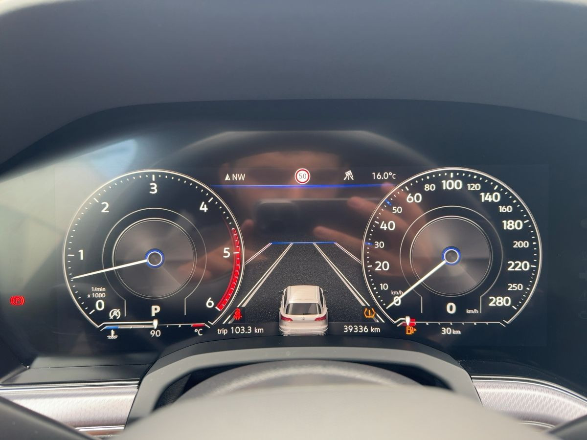 Touareg 3.0 V6 TDI DSG 4M R-Line ACC AHK Standh. LED Navi Luft ergo Leder