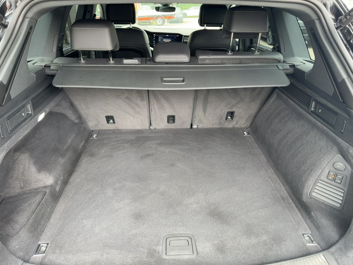 Touareg 3.0 V6 TDI DSG 4M R-Line ACC AHK Standh. LED Navi Luft ergo Leder