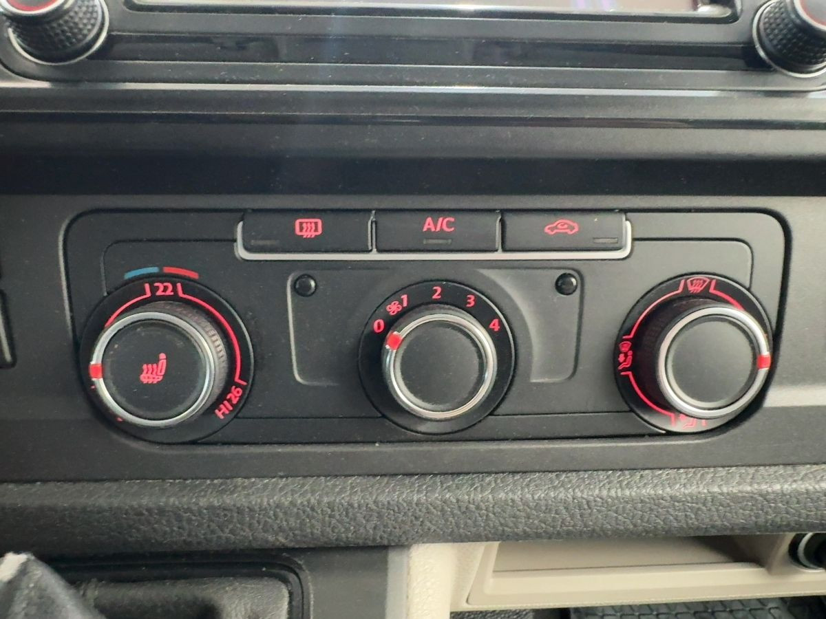 T6 Kasten 2.0 TDI DSG 4M LR AHK Navi LED Klima Kamera Tempo Sitzh.