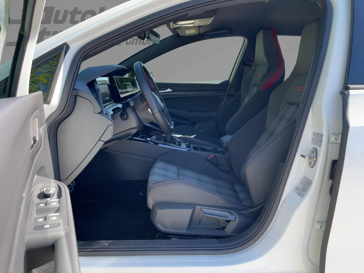 Golf VIII GTI 2.0 TSI DSG LED Plus Einparkh. DAB+ Lane Ass. Keyless Bluet.