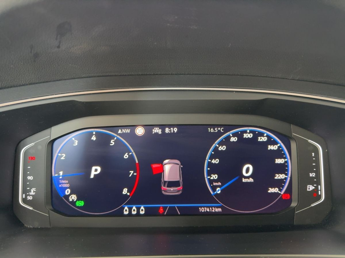 Tiguan 1.5 TSI DSG R-Line Navi Pano IQ-LED Kamera Harman Kardon