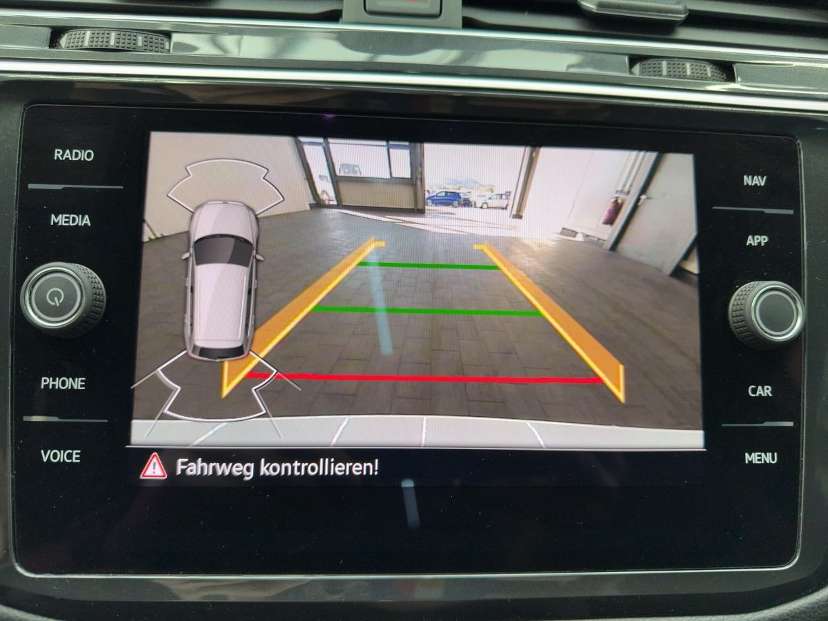 Tiguan 1.5 TSI DSG R-Line Navi Pano IQ-LED Kamera Harman Kardon