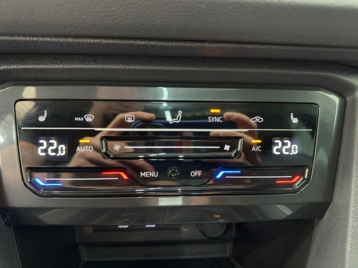 Tiguan 1.5 TSI DSG R-Line Navi Pano IQ-LED Kamera Harman Kardon