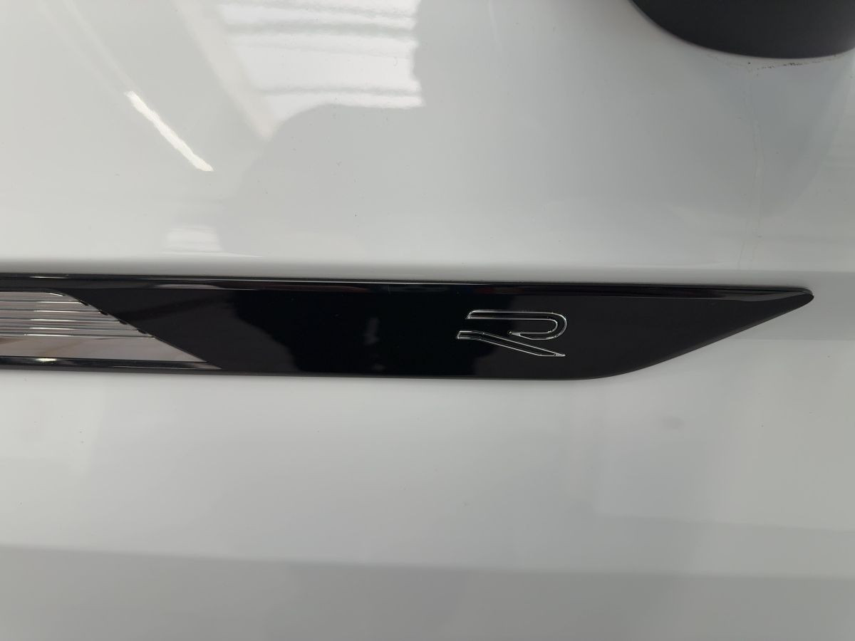 Tiguan 1.5 TSI DSG R-Line Navi Pano IQ-LED Kamera Harman Kardon