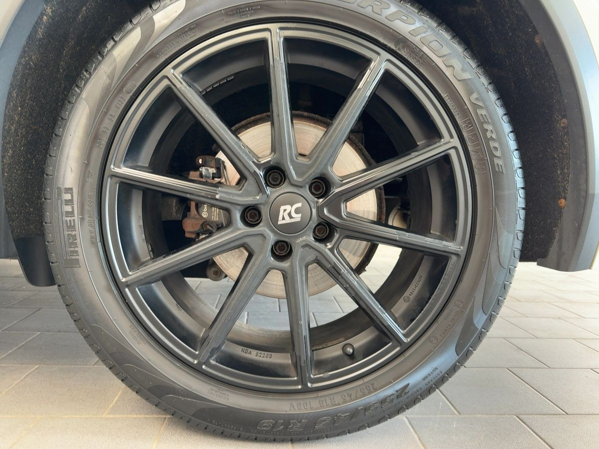 Tiguan 1.5 TSI DSG R-Line Navi Pano IQ-LED Kamera Harman Kardon