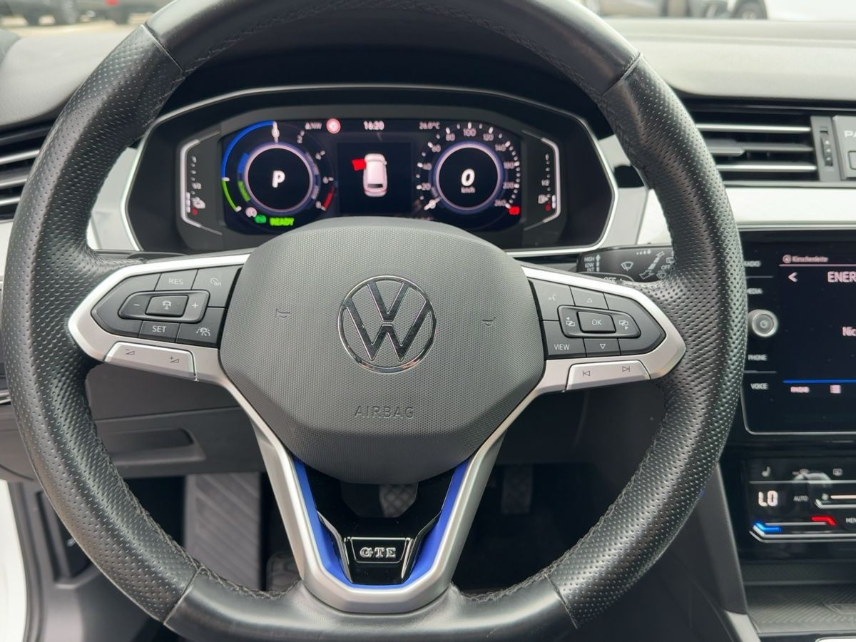 Passat Variant GTE 1.4 TSI DSG ACC AHK Navi Climatronic LED Matrix CarPlay Lane Assist