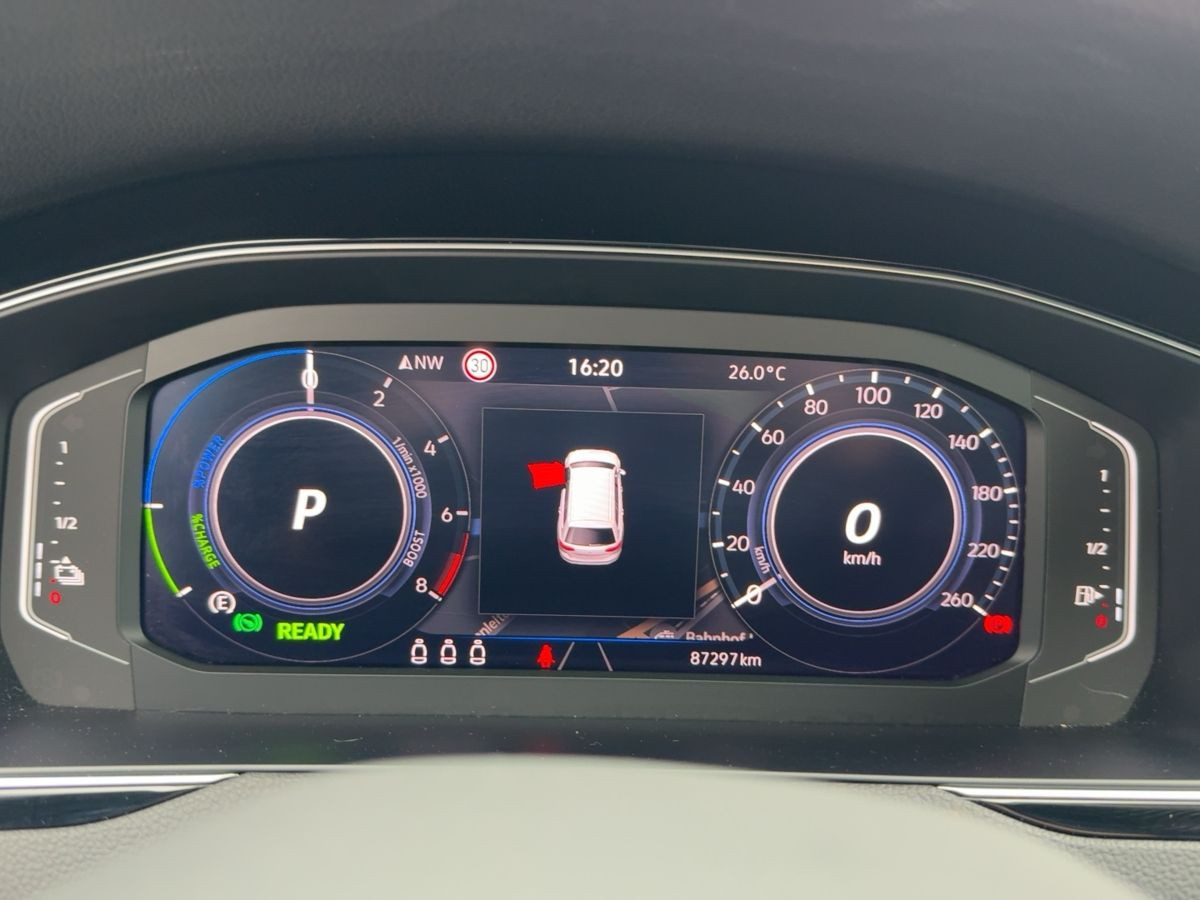 Passat Variant GTE 1.4 TSI DSG ACC AHK Navi Climatronic LED Matrix CarPlay Lane Assist