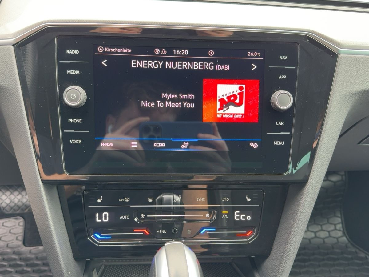 Passat Variant GTE 1.4 TSI DSG ACC AHK Navi Climatronic LED Matrix CarPlay Lane Assist