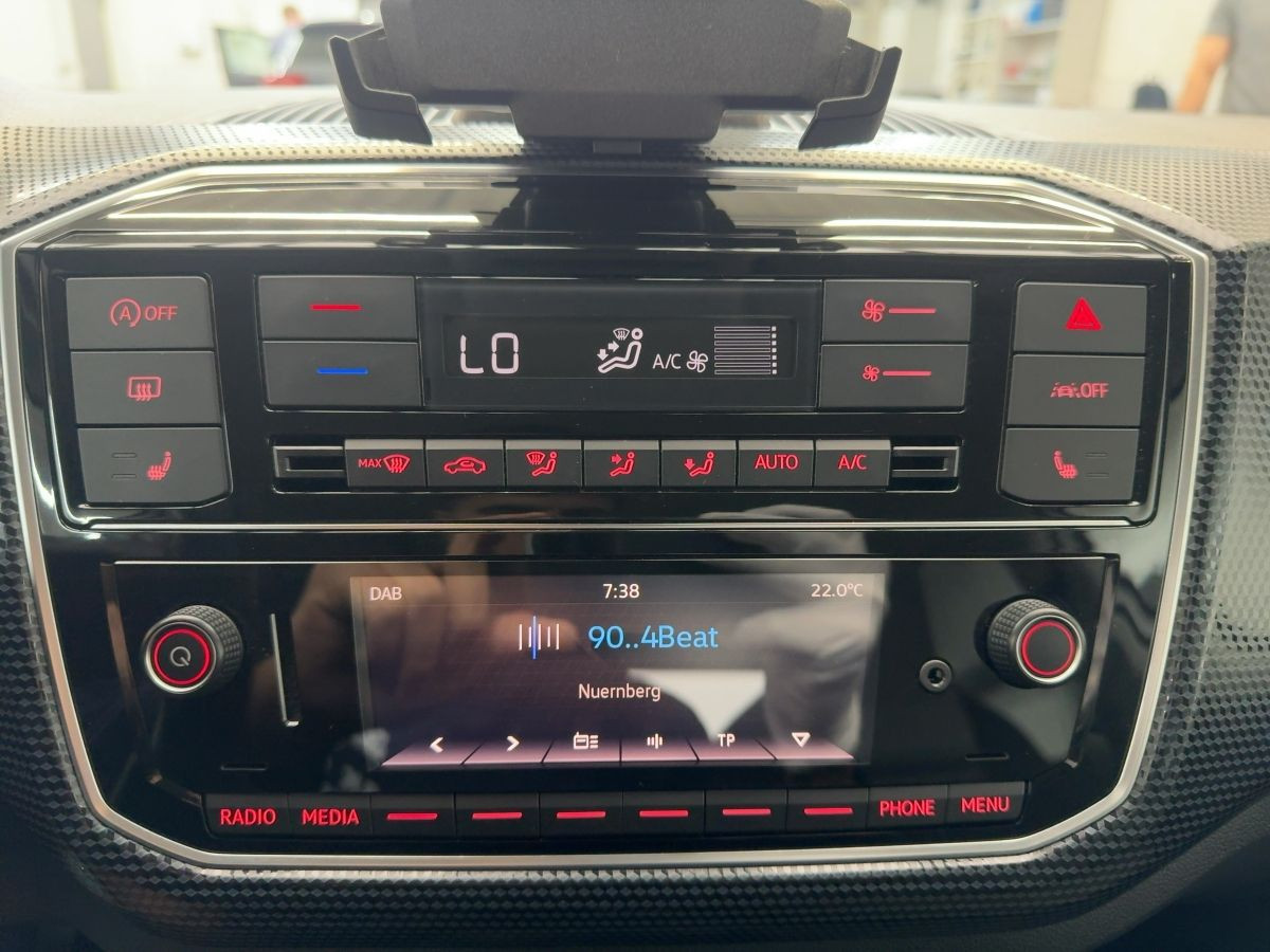 up! 1.0 move R-Line Climatronic Radio Kamera Sitzhzg. Bluet. Maps+More Dock