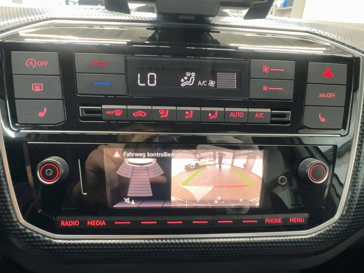 up! 1.0 move R-Line Climatronic Radio Kamera Sitzhzg. Bluet. Maps+More Dock