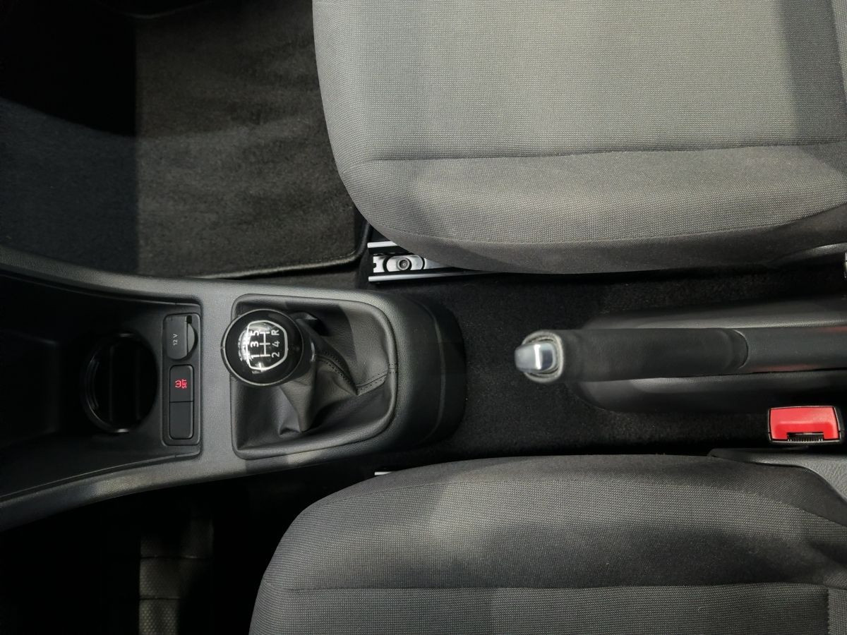 up! 1.0 move R-Line Climatronic Radio Kamera Sitzhzg. Bluet. Maps+More Dock
