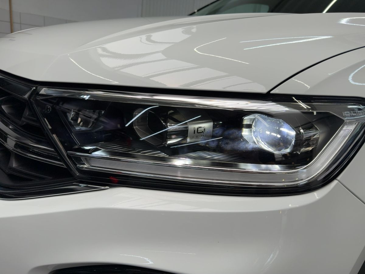 T-Roc 2.0 TDI DSG Style ab 3,99% AHK ACC LED Navi Kamera Climatronic Sitzh.