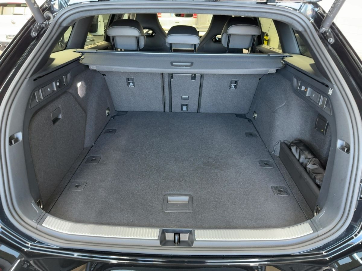 Passat Variant 2.0 TDI DSG 4M R-Line ab 3,99% AHK DCC Navi LED-Matrix Pano Leder Keyless