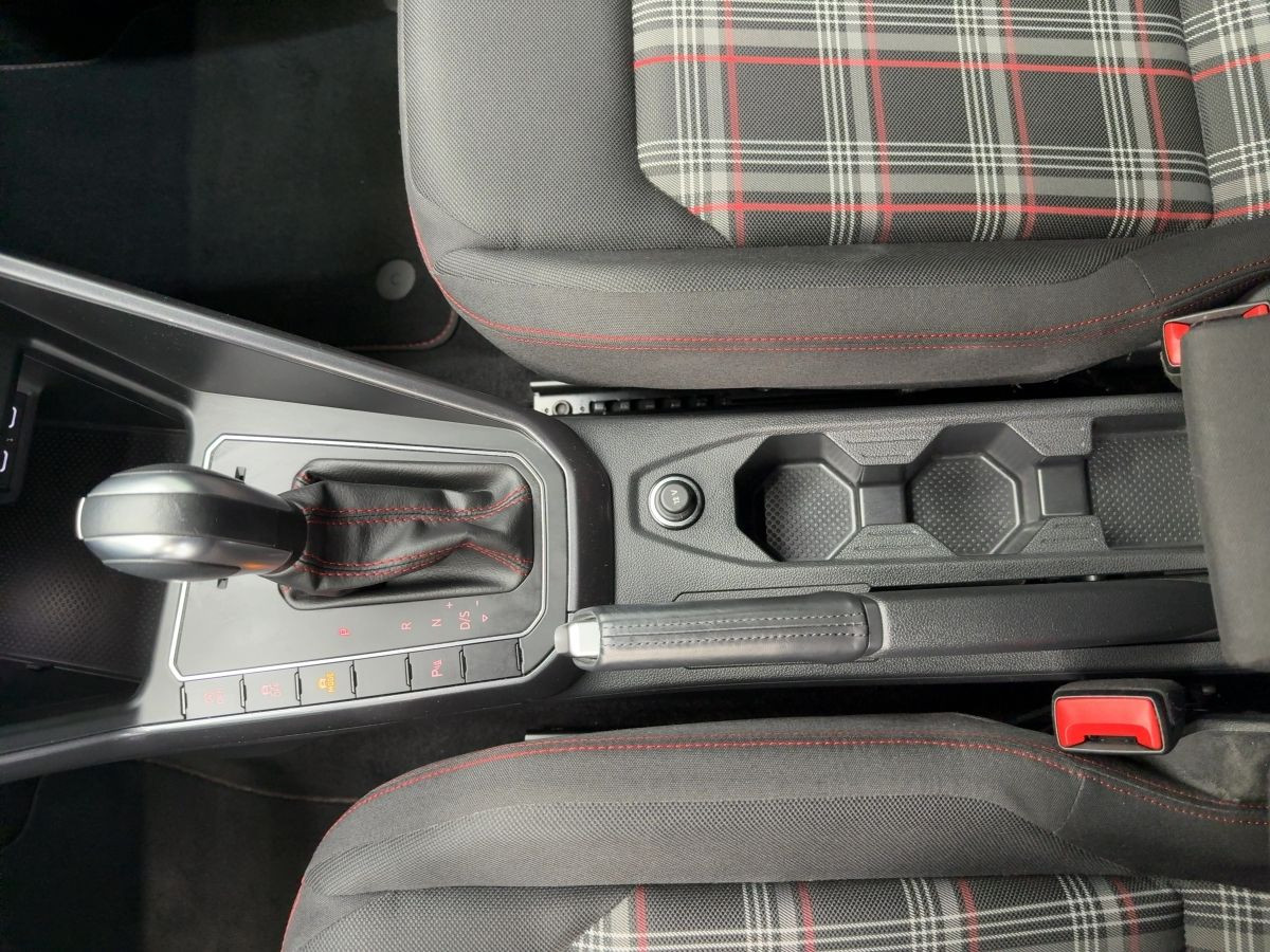 Polo GTI 2.0 TSI DSG ab 3,99% Navi Einparkh. Climatronic Bluet. Sitzh.