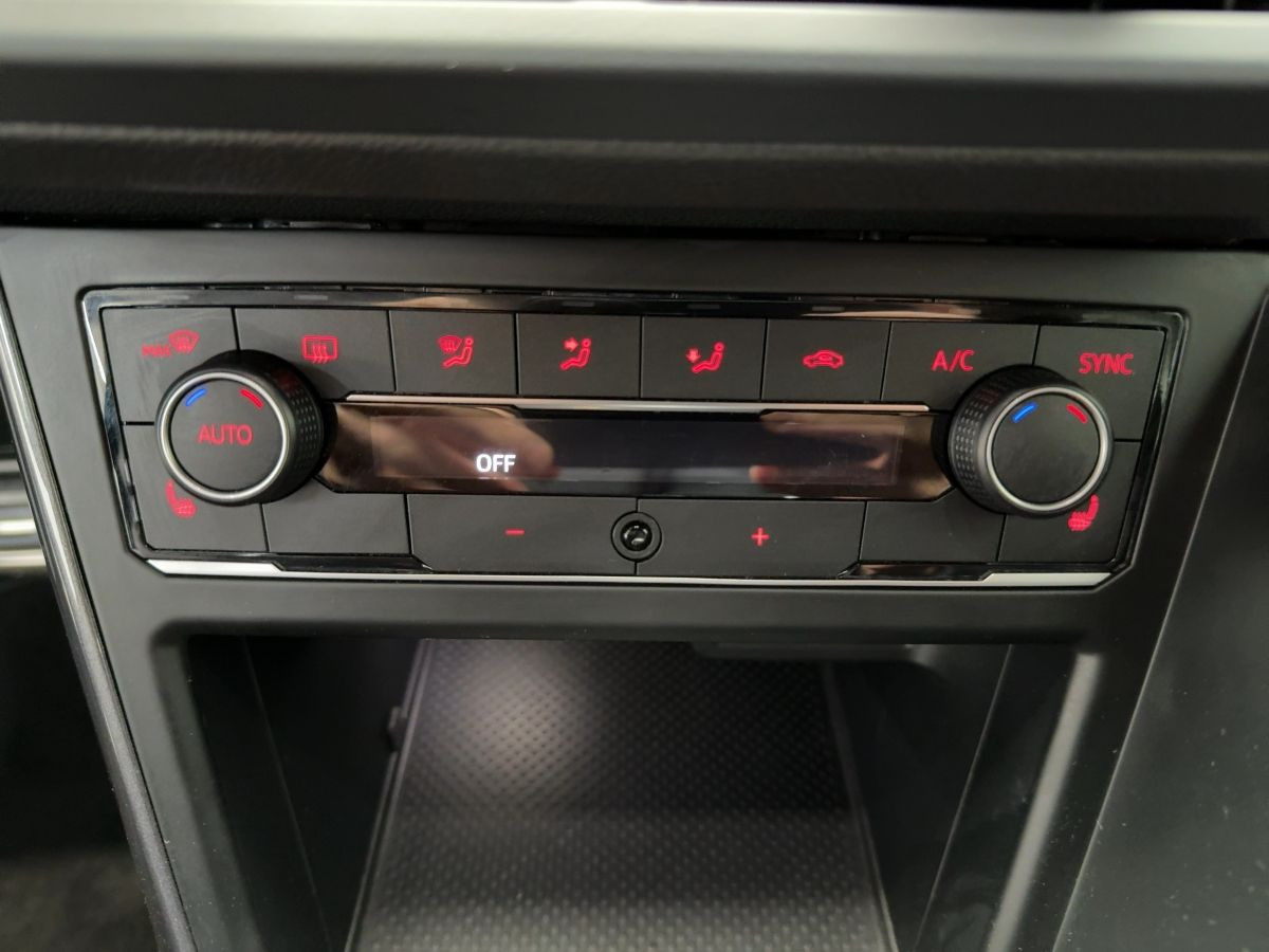 Polo GTI 2.0 TSI DSG ab 3,99% Navi Einparkh. Climatronic Bluet. Sitzh.