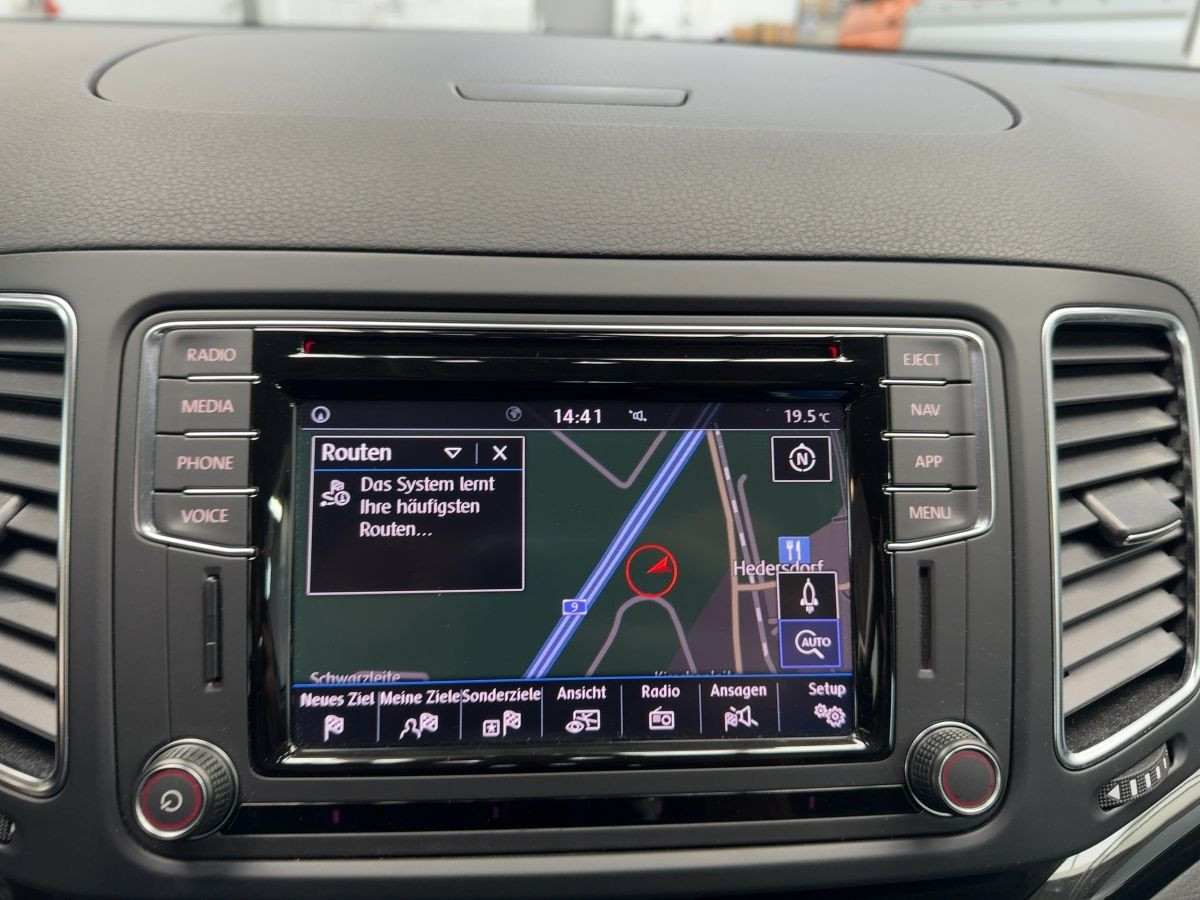 Sharan 1.4 TSI DSG Highline ab 3,99% ACC Navi BI-Xenon Leder Kamera Keyless