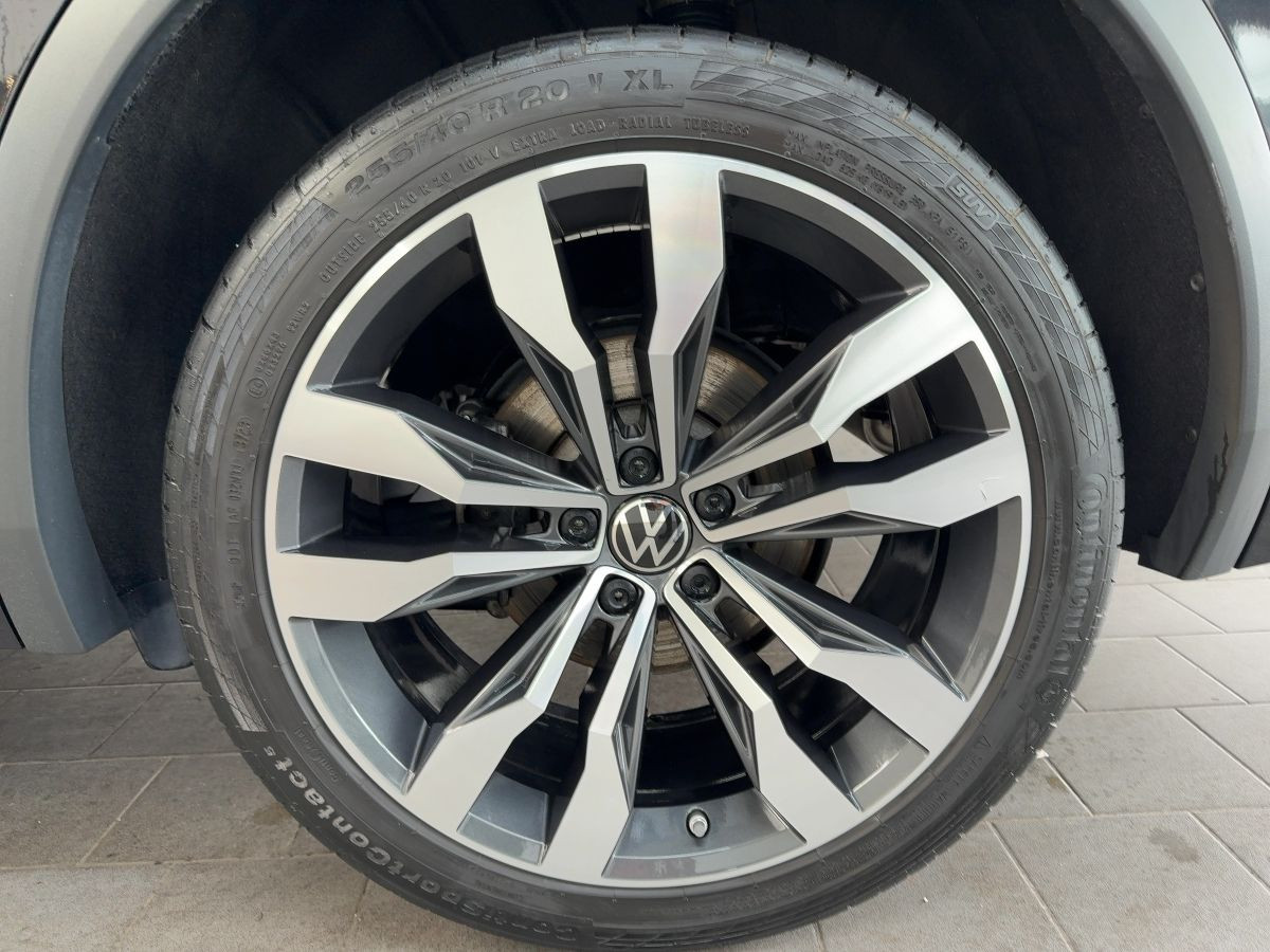 Tiguan Allspace 2.0 TDI DSG 4M R-Line 7-Sitze ab 3,99% AHK Navi LED-Matrix Standh. Pano