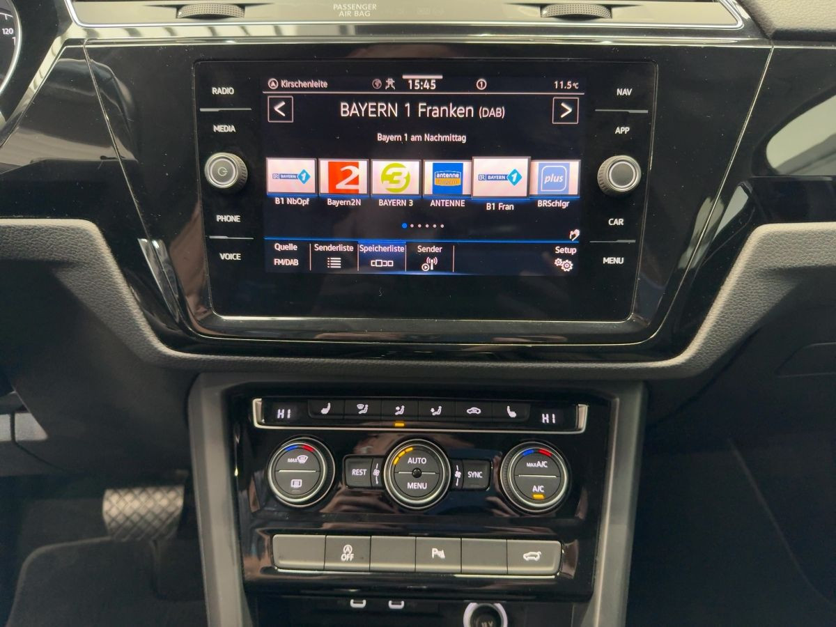 Touran 1.5 TSI DSG Highline ab 3,99% ACC AHK Navi LED Lane Ass. Climatronic