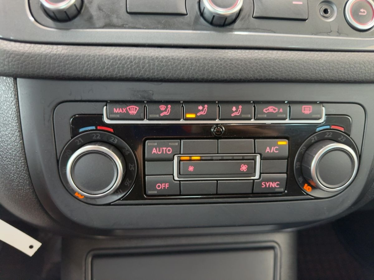 Tiguan 1.4 TSI Sport & Style AHK Navi Park Ass. Climatronic