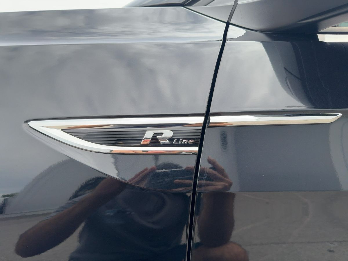 T-Cross 1.0 TSI DSG R-Line ACC LED Navi Kamera Climatronic Bluet. Sitzh.