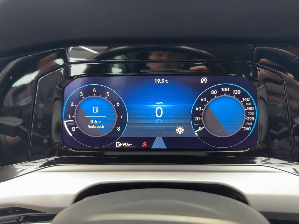 Golf VIII 1.5 TSI Life LED Navi Parkpilot Climatronic Lane-Ass Bluet. Sitzhzg