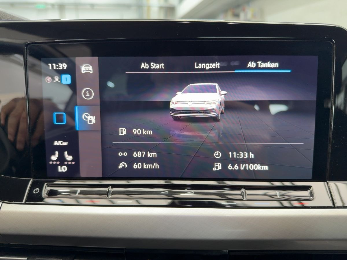 Golf VIII 1.5 TSI Life LED Navi Parkpilot Climatronic Lane-Ass Bluet. Sitzhzg