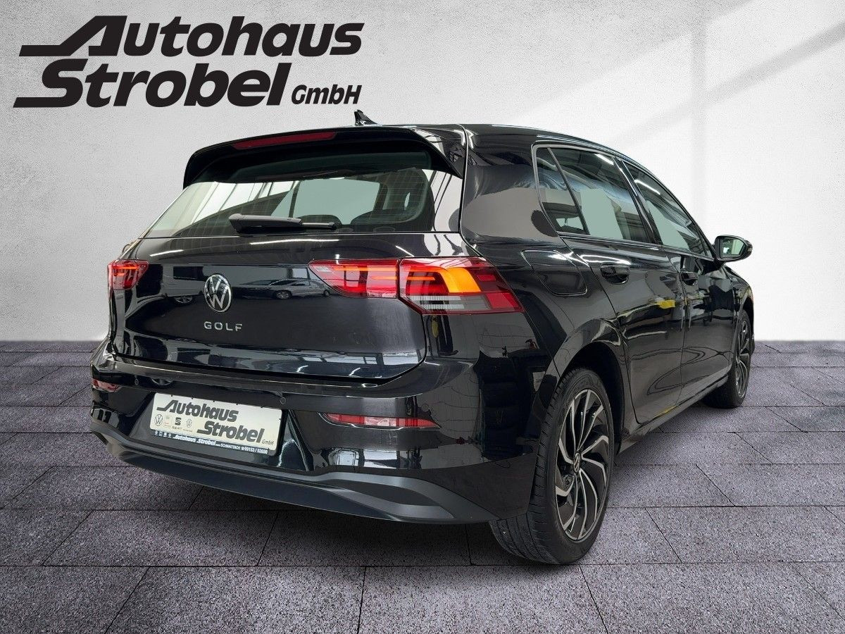 Golf VIII 1.5 TSI Life LED Navi Parkpilot Climatronic Lane-Ass Bluet. Sitzhzg