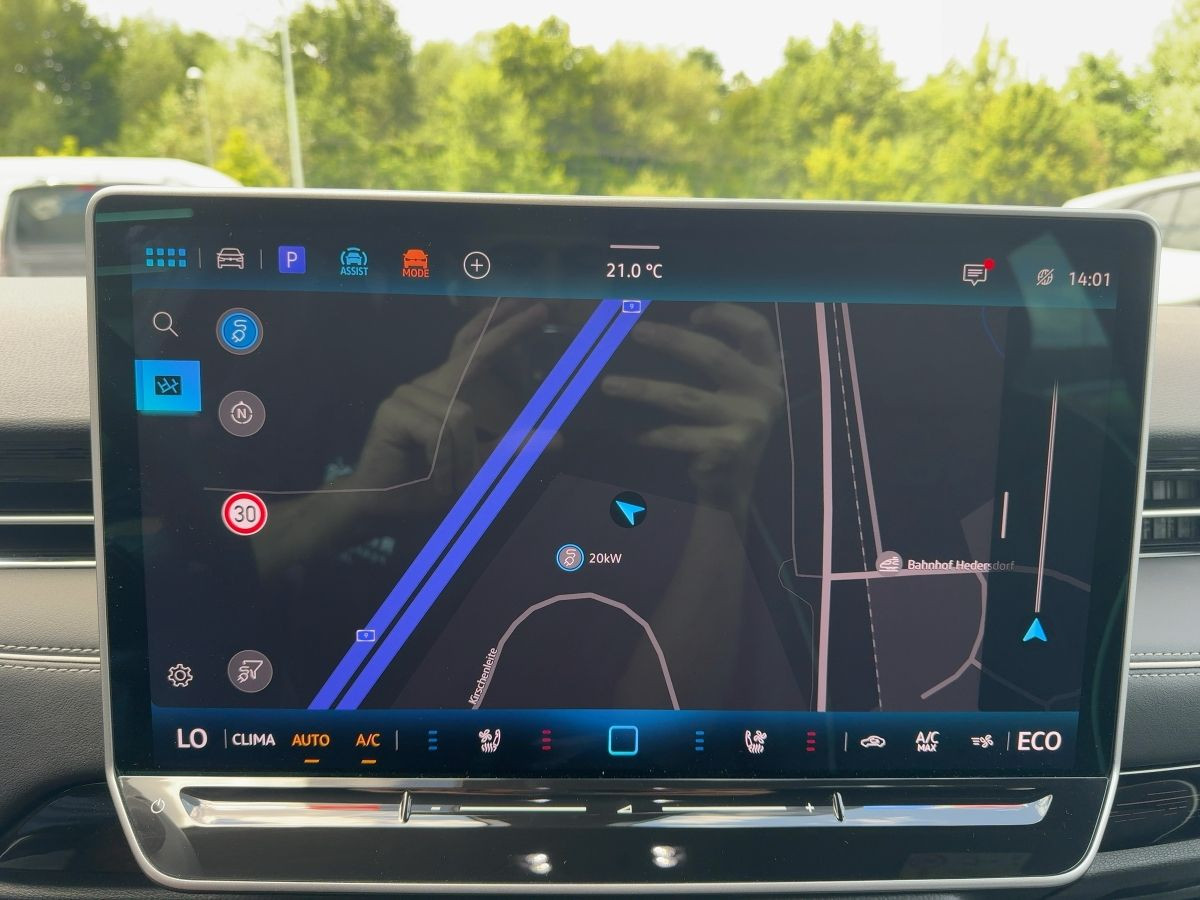 ID.7 Tourer Pro 82 kWh ab 0,99% Wärmep. AHK DCC LED-Matrix Harman Kardon Area View