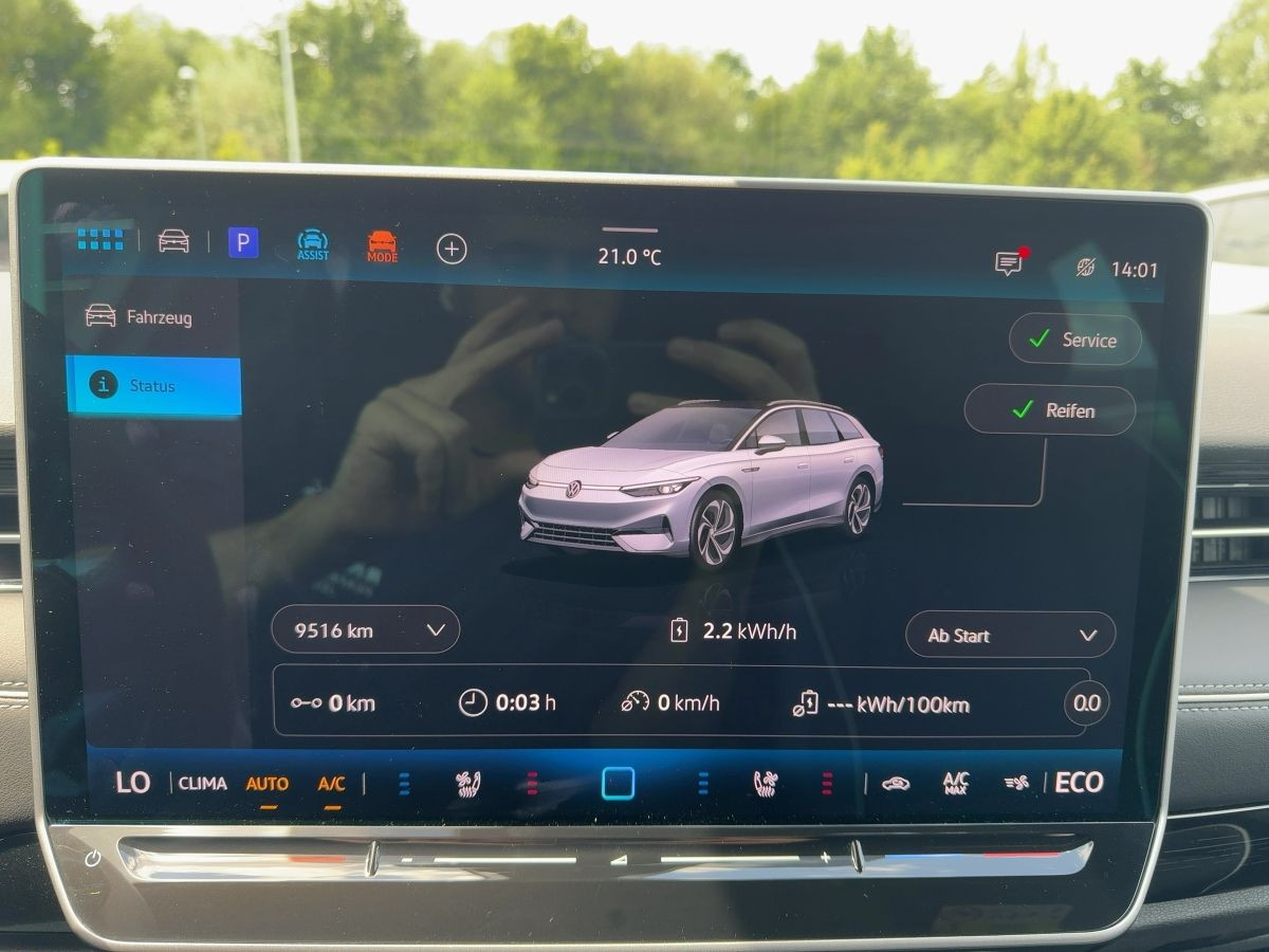 ID.7 Tourer Pro 82 kWh ab 0,99% Wärmep. AHK DCC LED-Matrix Harman Kardon Area View
