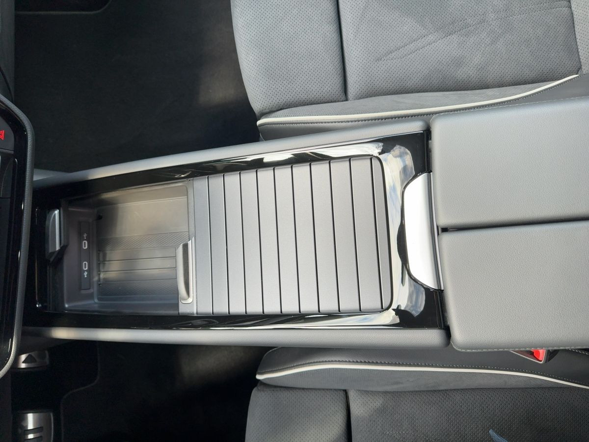 ID.7 Tourer Pro 82 kWh ab 0,99% Wärmep. AHK DCC LED-Matrix Harman Kardon Area View