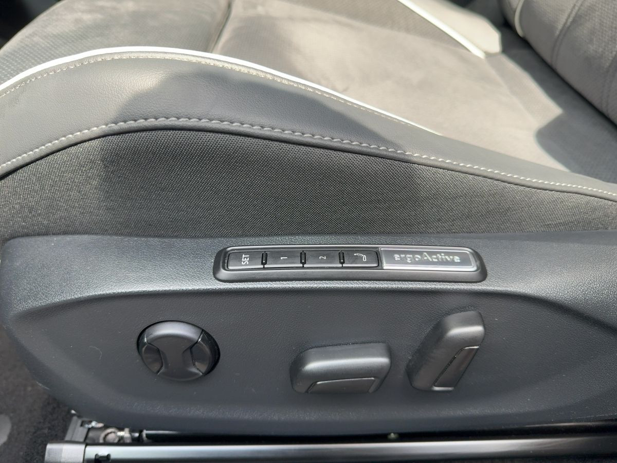 ID.7 Tourer Pro 82 kWh ab 0,99% Wärmep. AHK DCC LED-Matrix Harman Kardon Area View