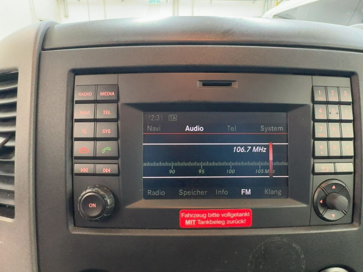 Crafter 2.0 TDI Kombi LR HD 9-Sitze Navi Kamera Standh. Klima Sitzh.