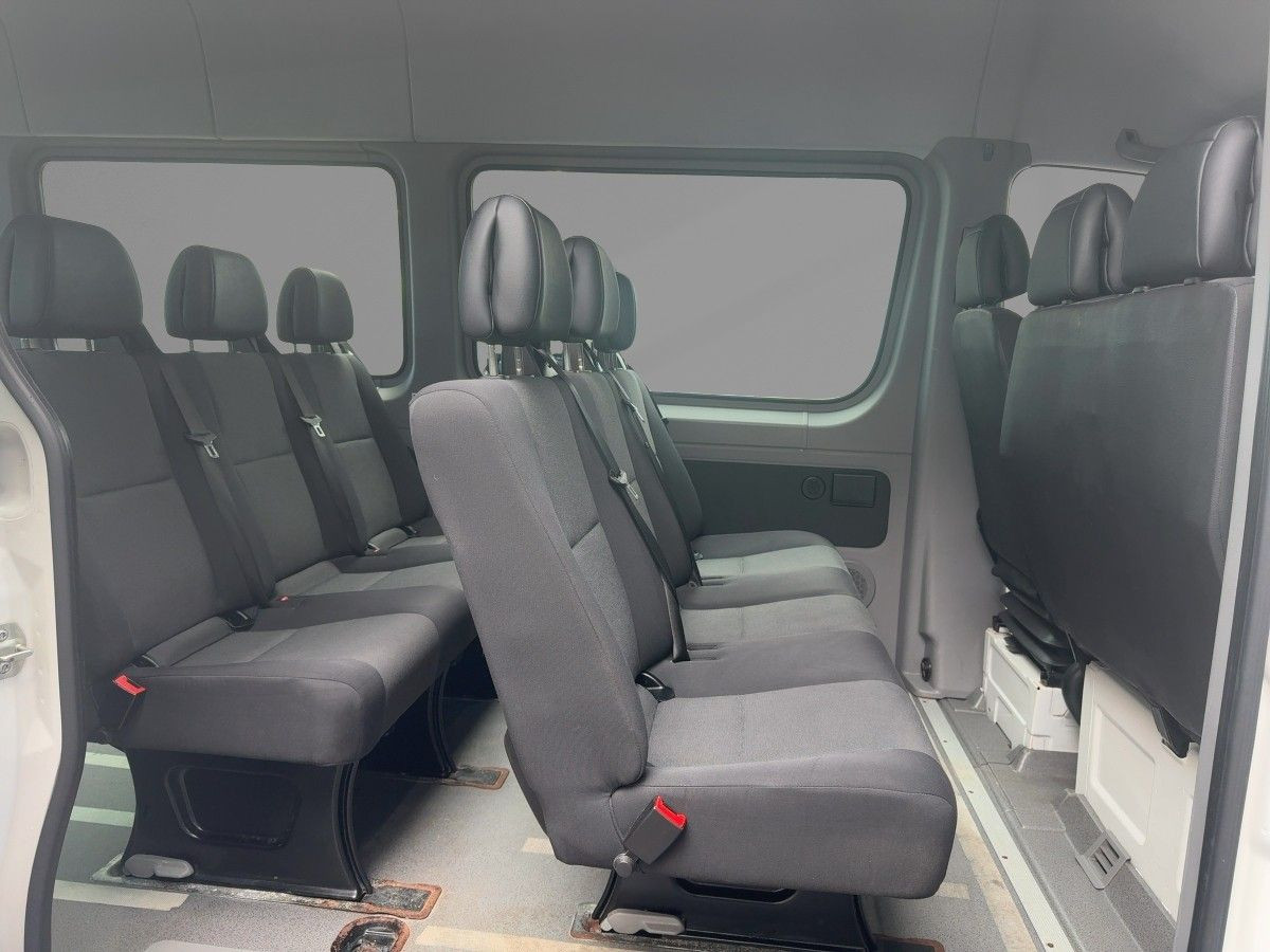 Crafter 2.0 TDI Kombi LR HD 9-Sitze Navi Kamera Standh. Klima Sitzh.