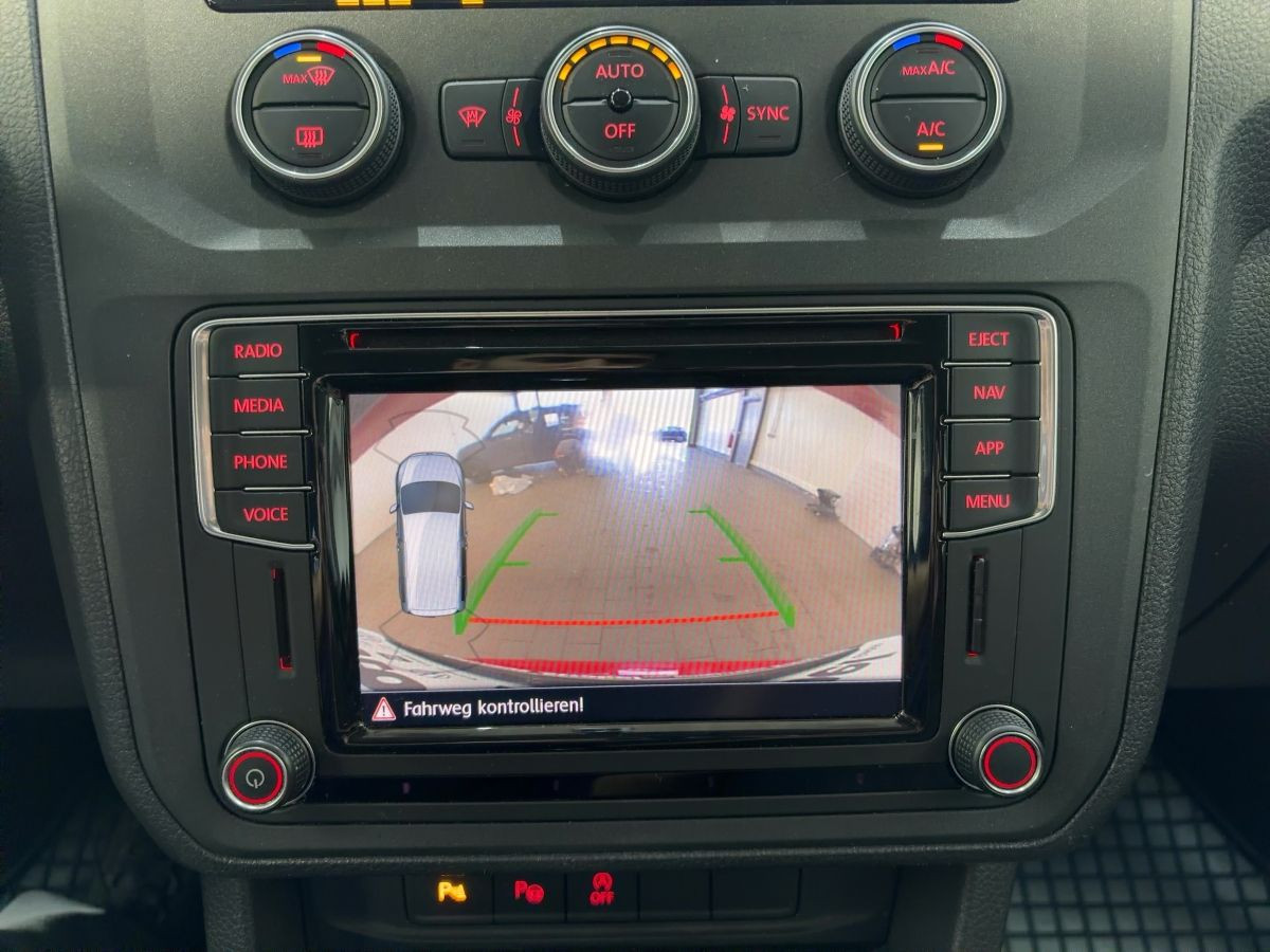 Caddy 1.4 TSI DSG Comfortline ACC Navi BI-Xenon Kamera Bluet. Sitzh. Climatronic