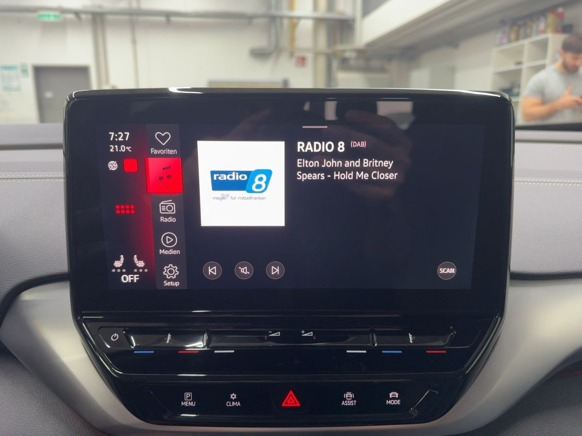 ID.4 Pro Performance 82 kWh Wärmep. ab 0,99% ACC AHK Navi LED-Matrix Kamera