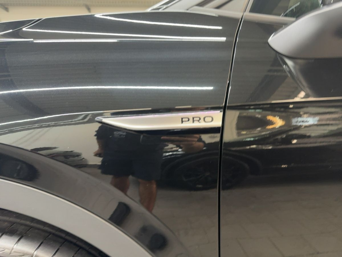 ID.4 Pro Performance 82 kWh Wärmep. ab 0,99% ACC AHK Navi LED-Matrix Kamera