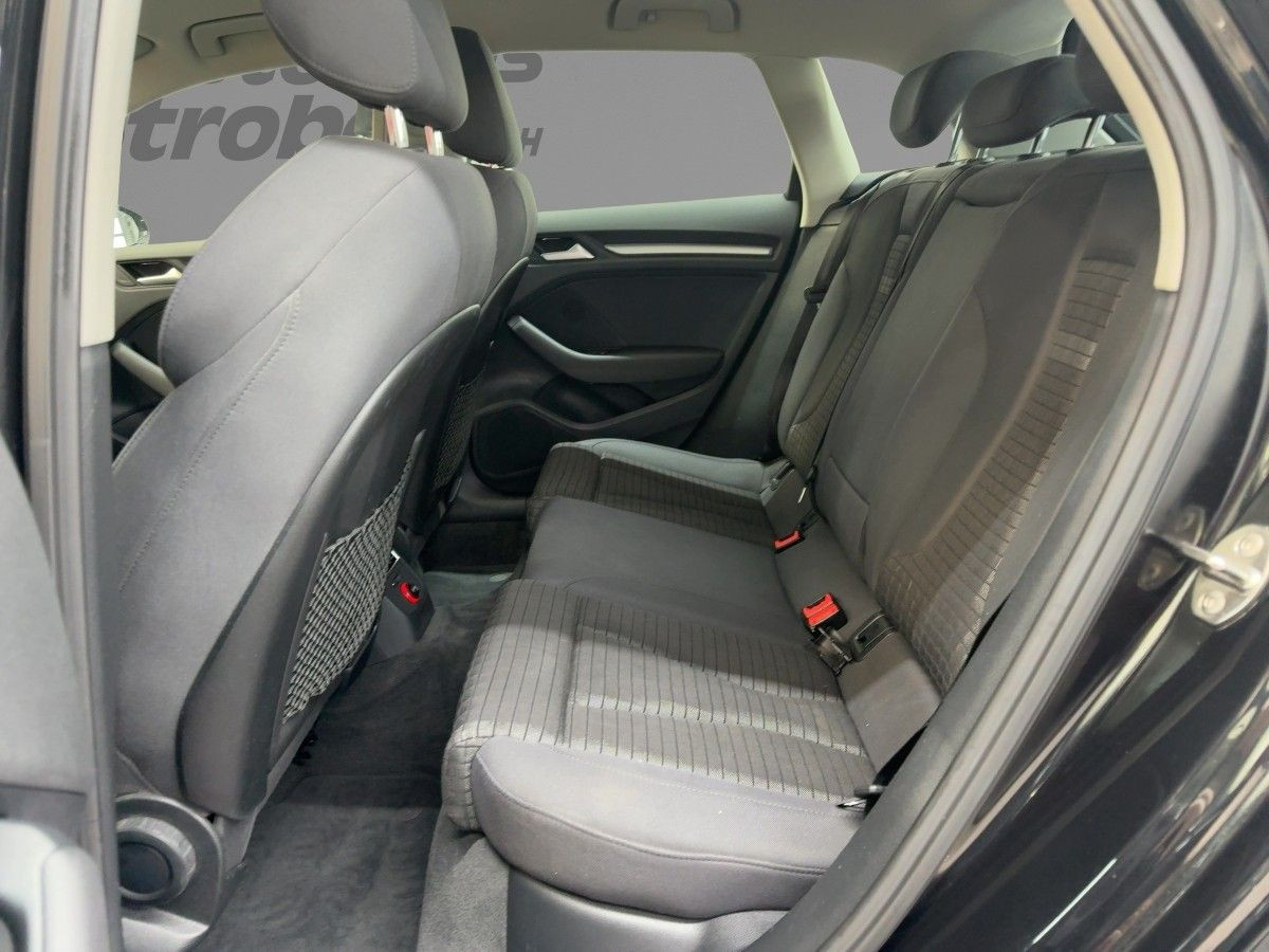 A3 Sportback 1.8 TFSI Ambiente Xenon Plus Tempo Einparkh. Sitzh. Klima