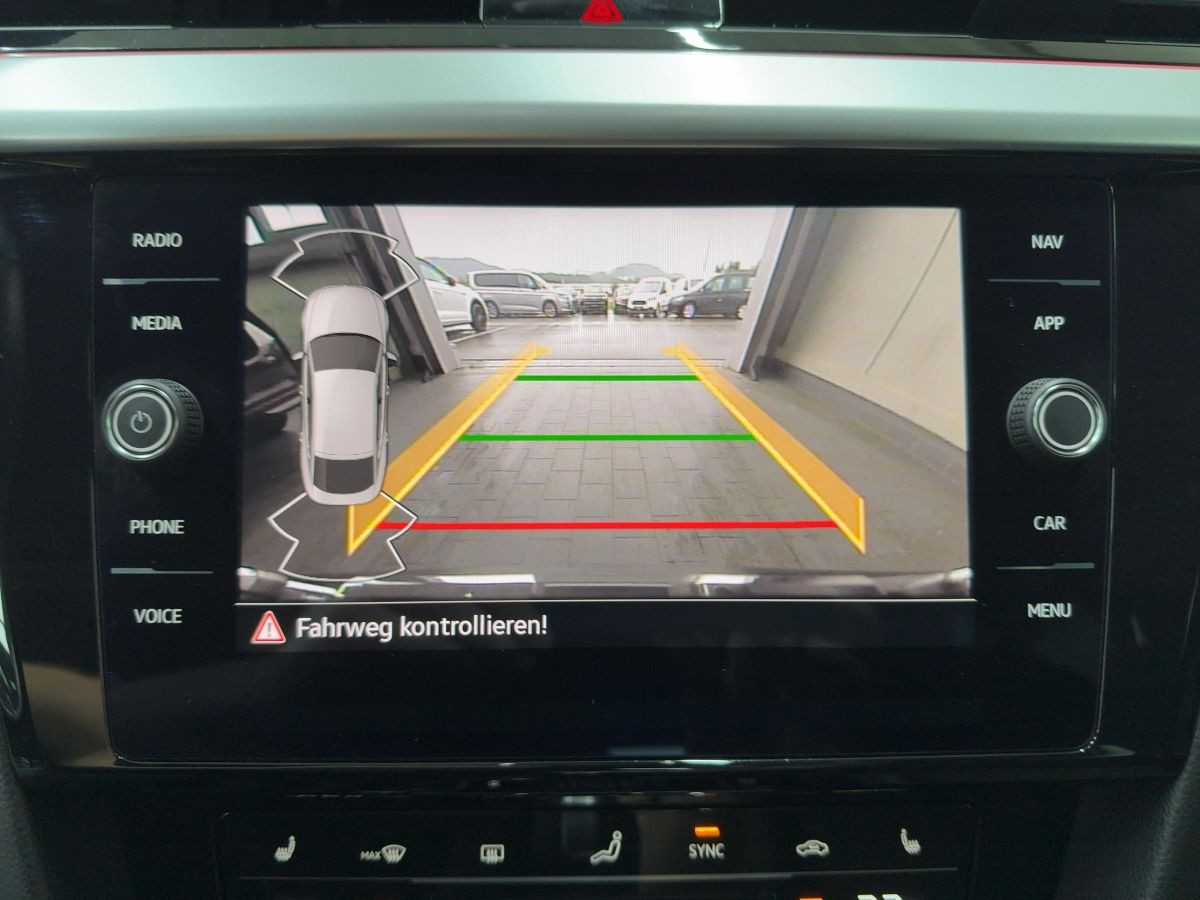Arteon 2.0 TDI DSG R-Line ACC Navi LED Pano Kamera Climatronic Bluet. Sitzh.