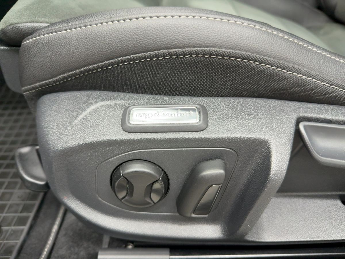 Arteon 2.0 TDI DSG R-Line ACC Navi LED Pano Kamera Climatronic Bluet. Sitzh.