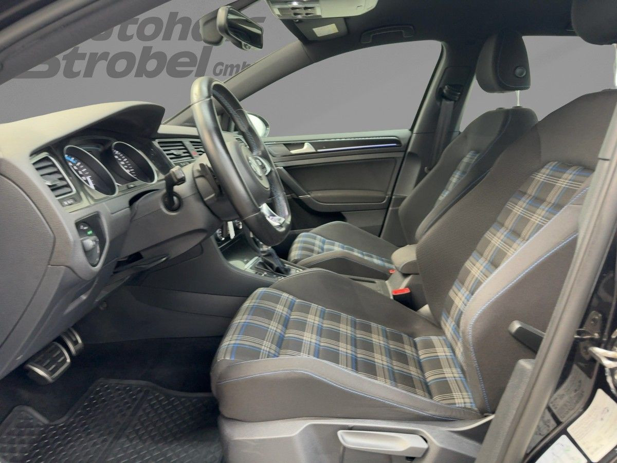 Golf GTE 1.4 TSI DSG ACC LED Navi Climatronic Parkpilot Sitzhzg Bluet. Front-Ass