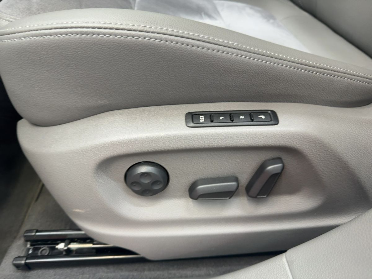Sharan 2.0 TDI DSG 4M Highline 5-Sitzer ACC XENON Kamera Navi Bluetooth DYNAUD