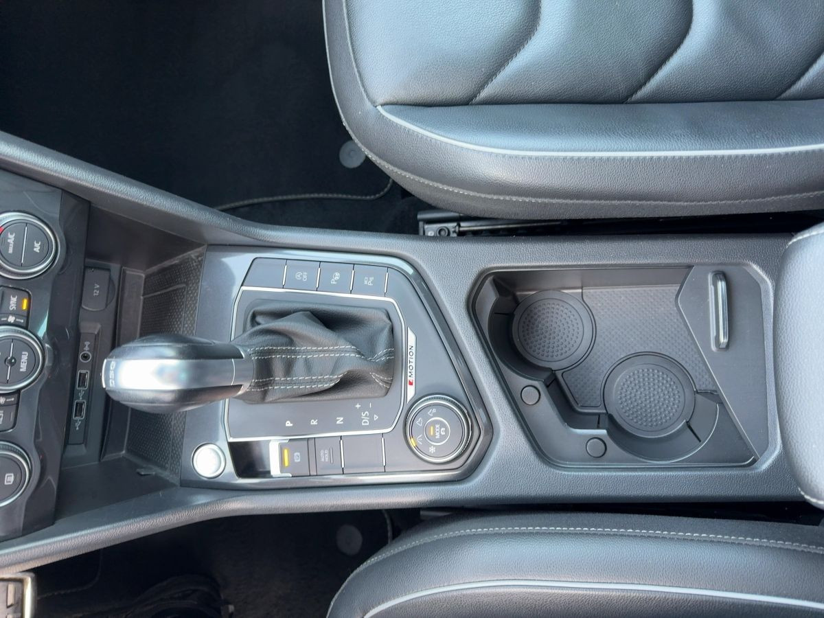 Tiguan 2.0 TSI DSG 4M Highline R-Line DCC AHK Navi Pano Leder 