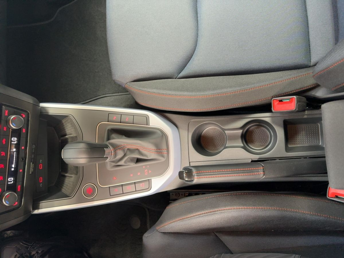 Arona 1.0 TSI FR DSG ACC LED Park Ass. Lane Ass. Climatronic