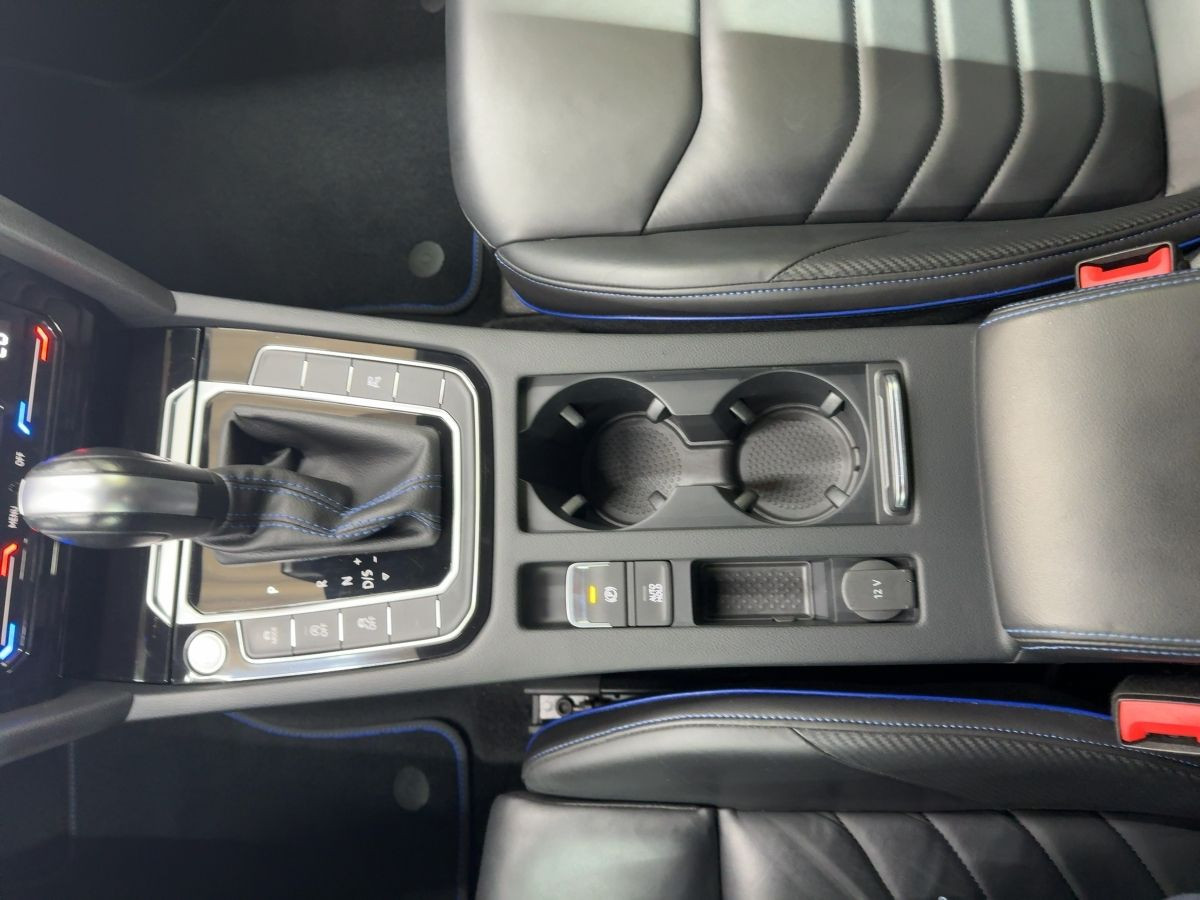 Arteon Shootingbrake R 2.0 TSI DSG 4M DCC ACC AHK LED Navi Kamera Leder Ambiente Bluet.