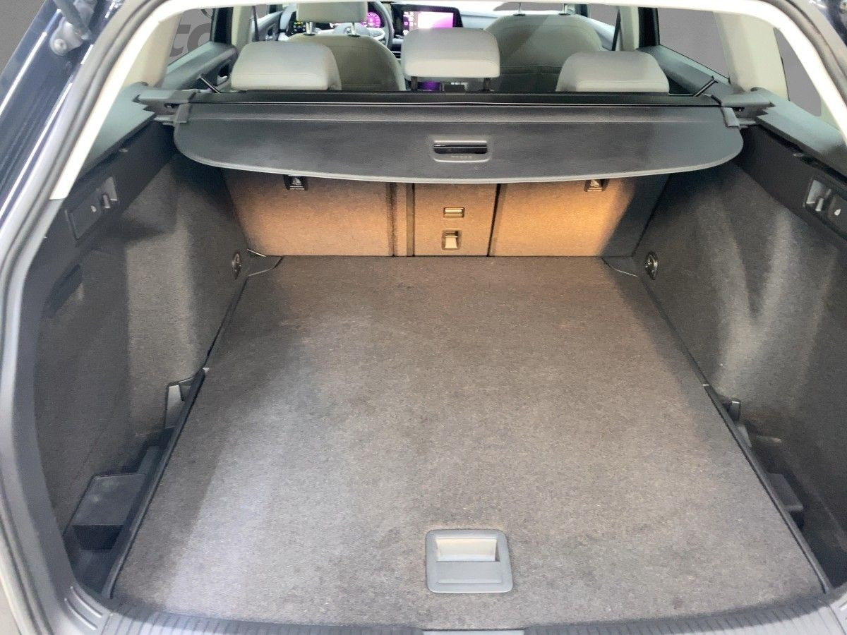 Golf VIII Variant 2.0 TDI DSG Style AHK ACC Navi LED-Matrix Kamera Climatronic Bluet. Sitzh.