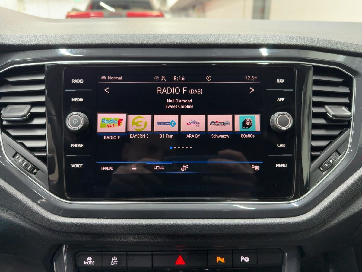 T-Roc 1.5 TSI R-Line ACC Navi LED Kamera Dig. Cockpit Climatronic Bluet. Sitzh.