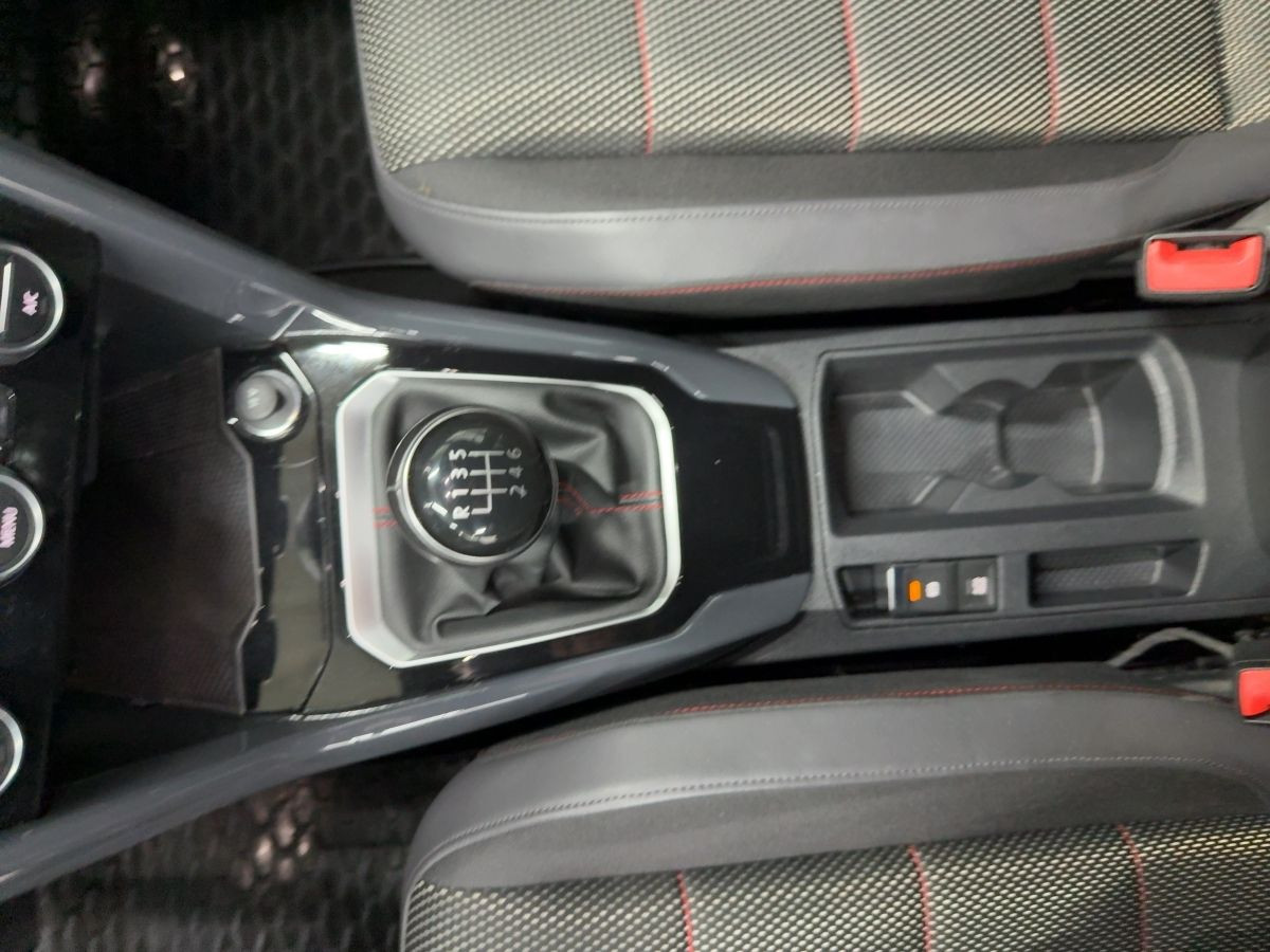 T-Roc 1.5 TSI R-Line ACC Navi LED Kamera Dig. Cockpit Climatronic Bluet. Sitzh.