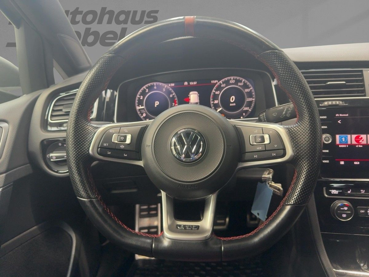 Golf VII GTI TCR 2.0 TSI DSG ACC AKRAPOVIC Navi LED Kamera