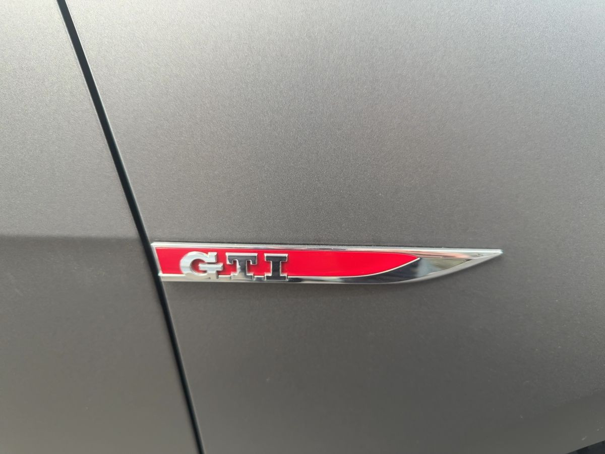 Golf VII GTI TCR 2.0 TSI DSG ACC AKRAPOVIC Navi LED Kamera