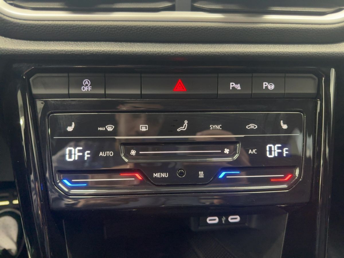 T-Roc 2.0 TSI DSG 4M R-Line ACC AHK LED-Matrix Navi Standh. Leder Kamera